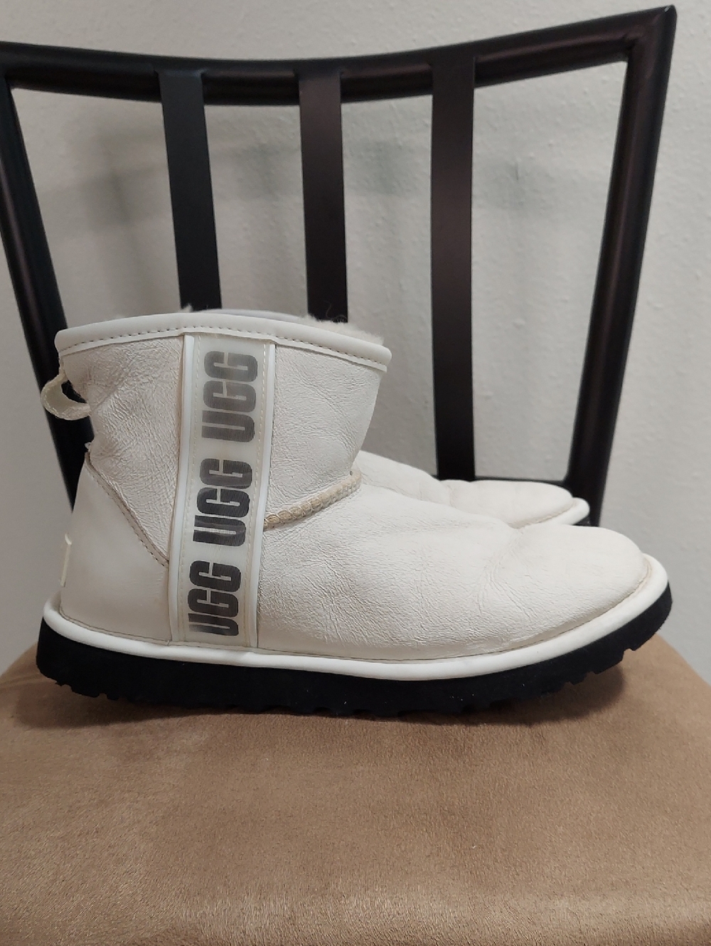 UGG Mini Boots, Size 7, Side Logo, Creamy White Suede - Picture 3 of 12